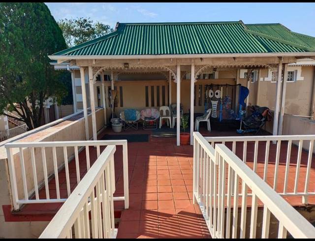 2 BEDROOM COMPLEX FOR SALE IN SCOTTSVILLE